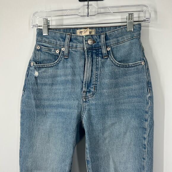 Madewell The Curvy Perfect Vintage Jeans in Coney Wash Destroyed Edition - Picture 3 of 10
